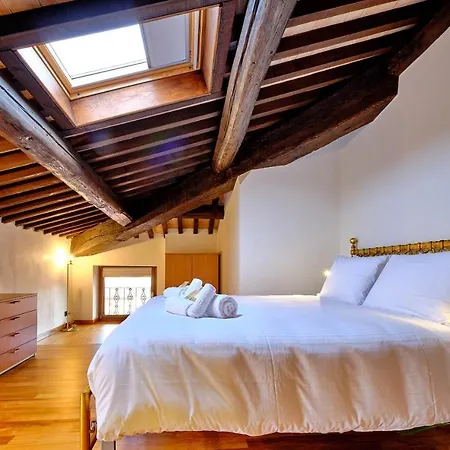 Apartmentsarena - Residenza Degli Scaligeri - Piazza Erbe * Verona
