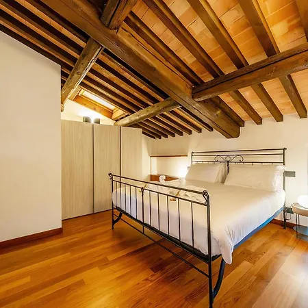 Apartmentsarena - Residenza Degli Scaligeri - Piazza Erbe * Verona