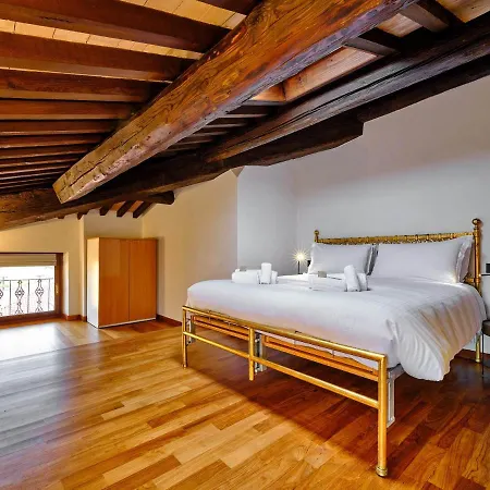 Apartmentsarena - Residenza Degli Scaligeri - Piazza Erbe * Verona