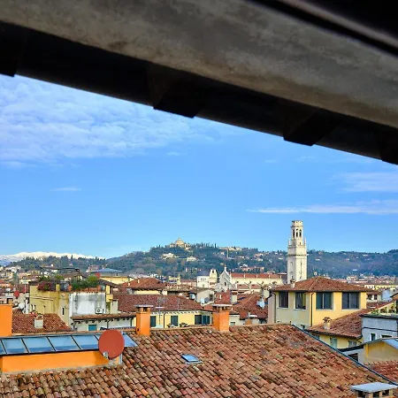 Apartmentsarena - Residenza Degli Scaligeri - Piazza Erbe Apartment