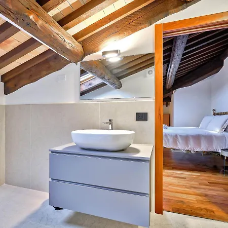 Apartmentsarena - Residenza Degli Scaligeri - Piazza Erbe Apartment *