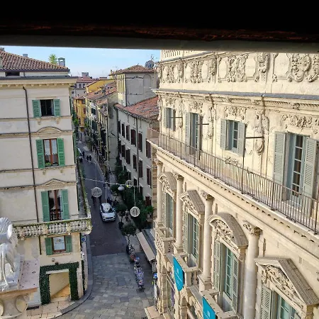 Apartmentsarena - Residenza Degli Scaligeri - Piazza Erbe Apartment